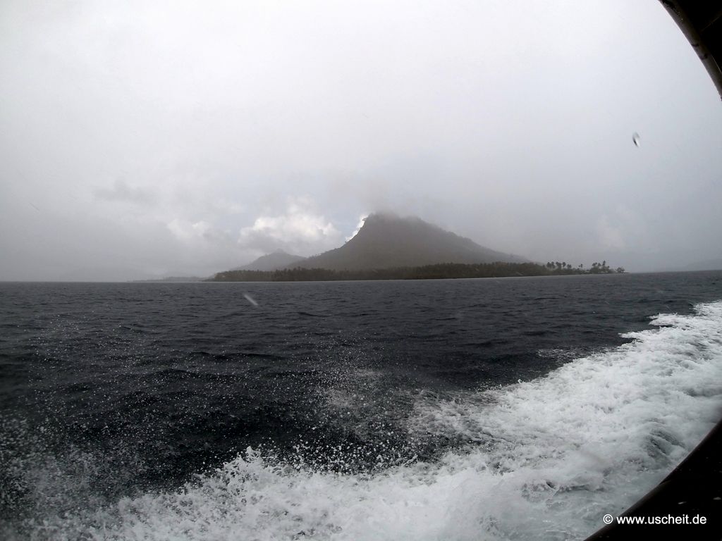 Chuuk, Ausfahrt mit Regen 